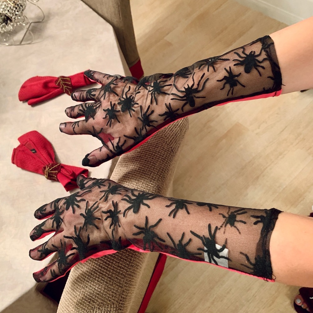 5/$25 Halloween spider lace mesh long gloves ! 🕷